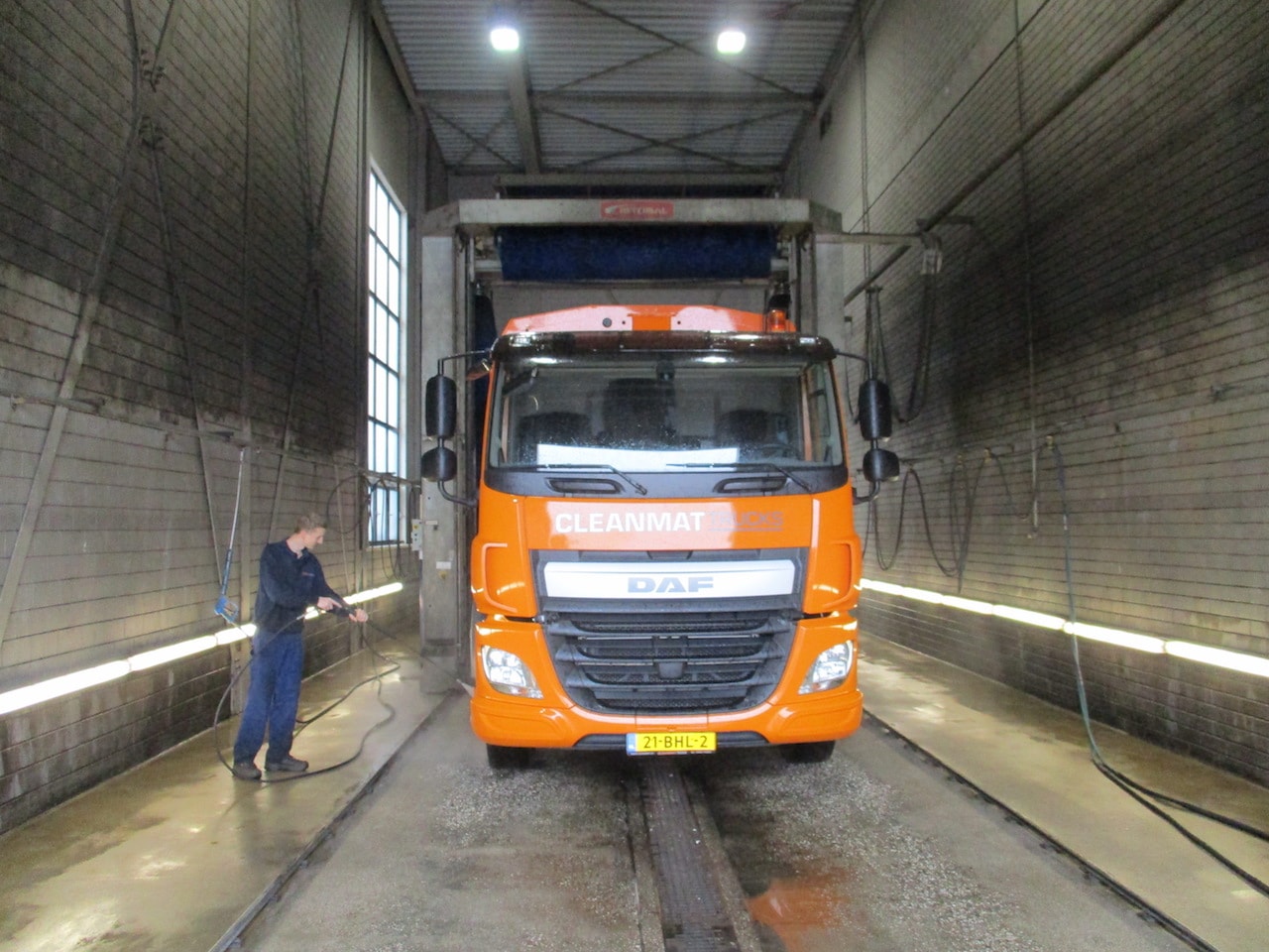 Truck wash